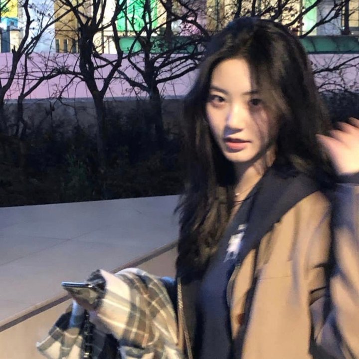 不可爱的她